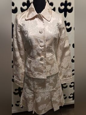 Embroidered Floral Two-Piece Set in Cream